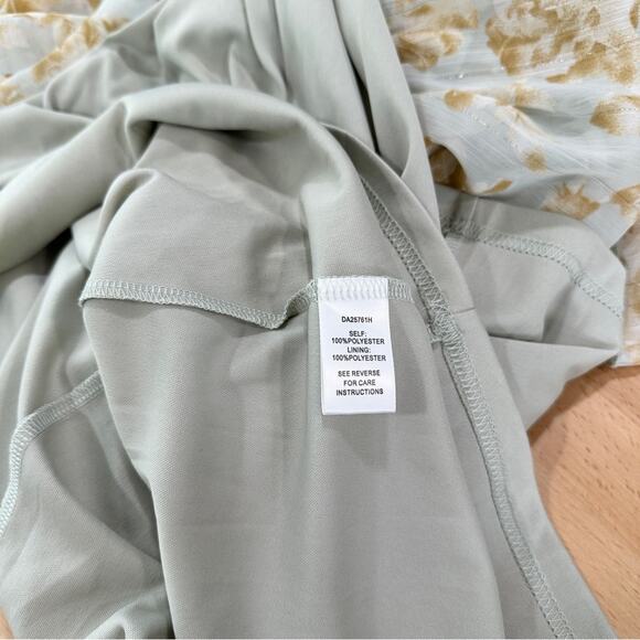 Aakaa Floral Off The Shoulder Tiered Floral Maxi Dress Bump friendly size Medium - Picture 6 of 7